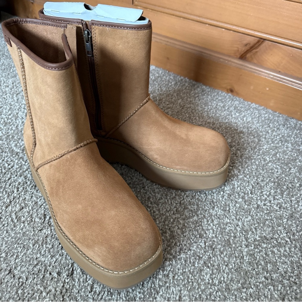UGG Cityfunc Mid Boots - chestnut 8.5 women - hard to find!